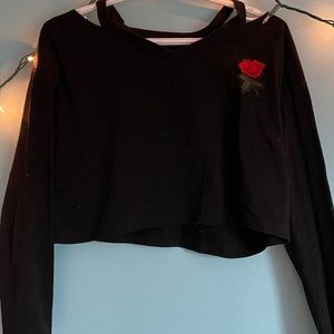 long sleeve black cropped top